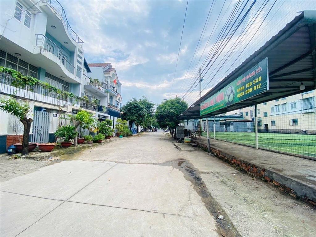 Hàng đẹp khu bên sông bình chánh, cách gigamall 5p
