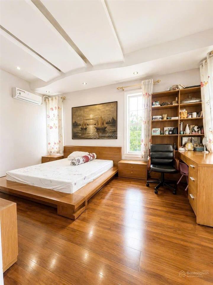 Biệt thự góc 2 mặt tiền view sông kdc gia hòa cách global city chỉ 5p