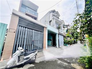 Bán nhà 3 tầng, 5 phòng ngủ, đường 9, phường linh xuân  giá 6,05 tỷ
