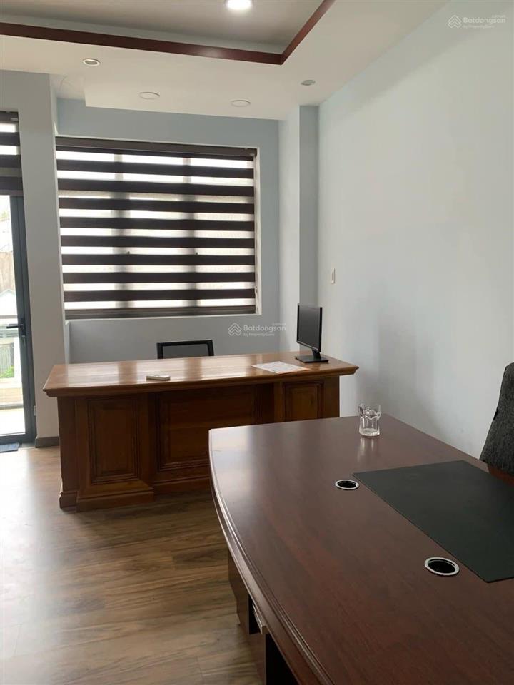 Bán nhà 3 tầng, 5 phòng ngủ, đường 9, phường linh xuân  giá 6,05 tỷ