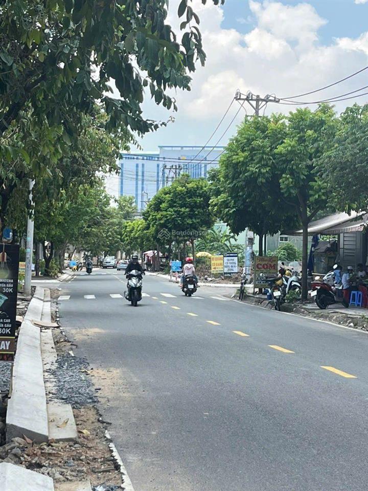 Mặt tiền đường linh trung  ngay metro  125m2 ngang 6  giá 13.75 tỷ