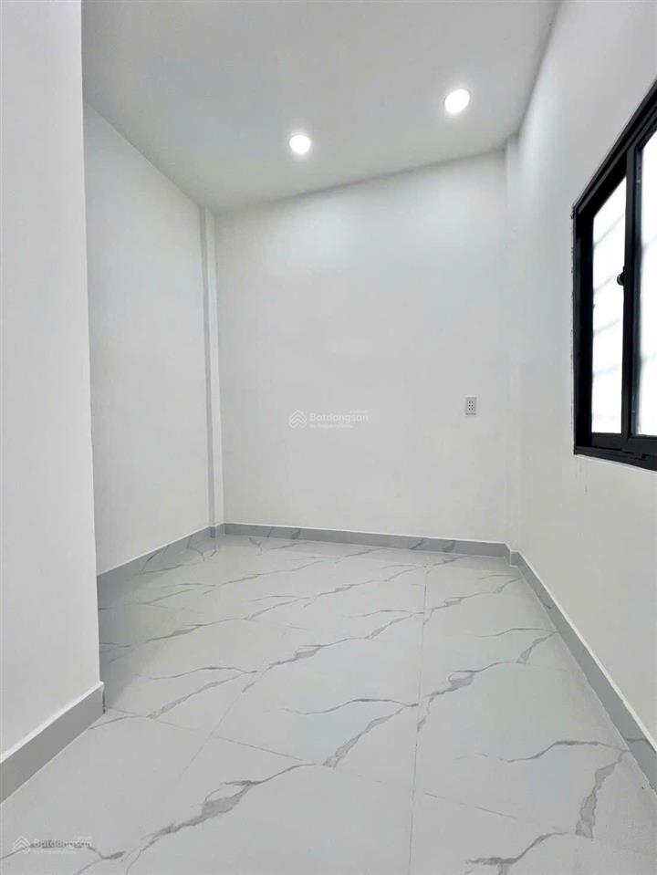 2 tỷ  nhà 2 tầng  sổ riêng, hoàn công  kha vạn cân, linh chiểu