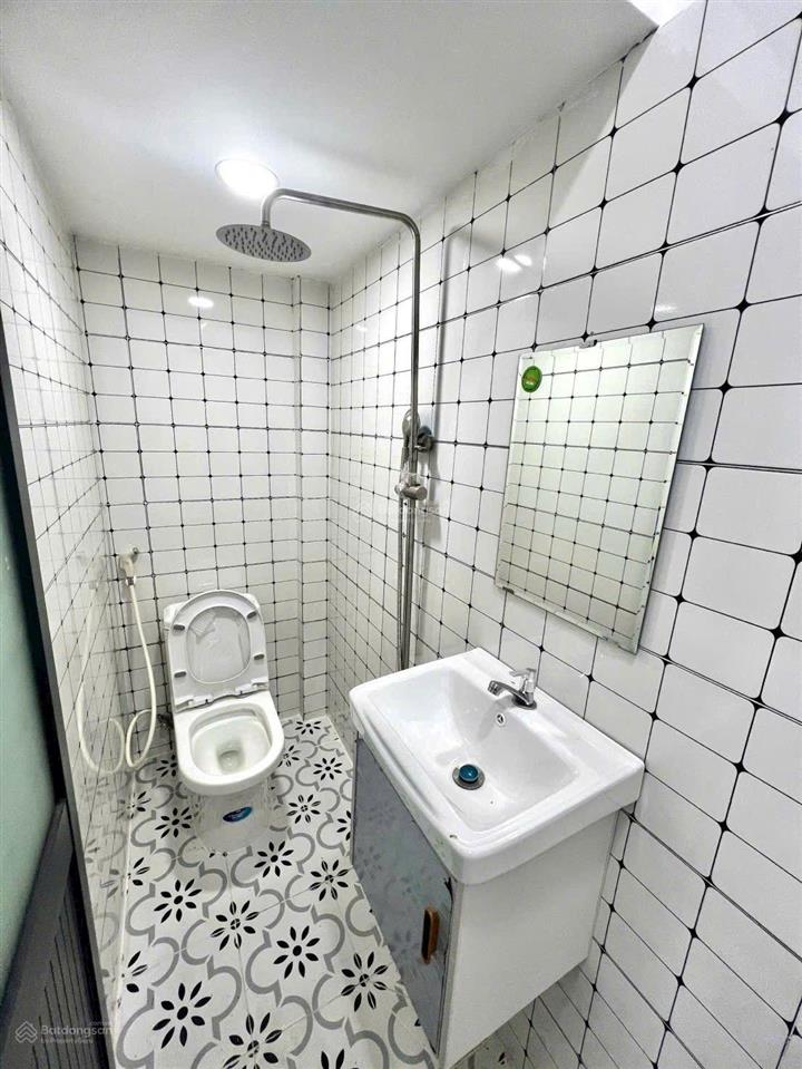 2 tỷ  nhà 2 tầng  sổ riêng, hoàn công  kha vạn cân, linh chiểu