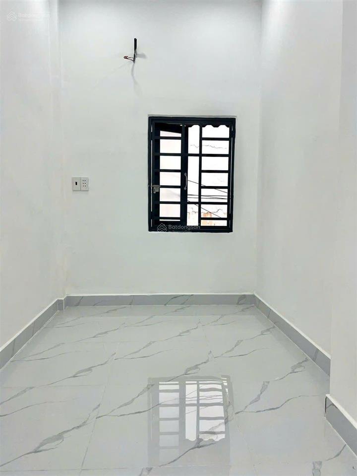2 tỷ  nhà 2 tầng  sổ riêng, hoàn công  kha vạn cân, linh chiểu