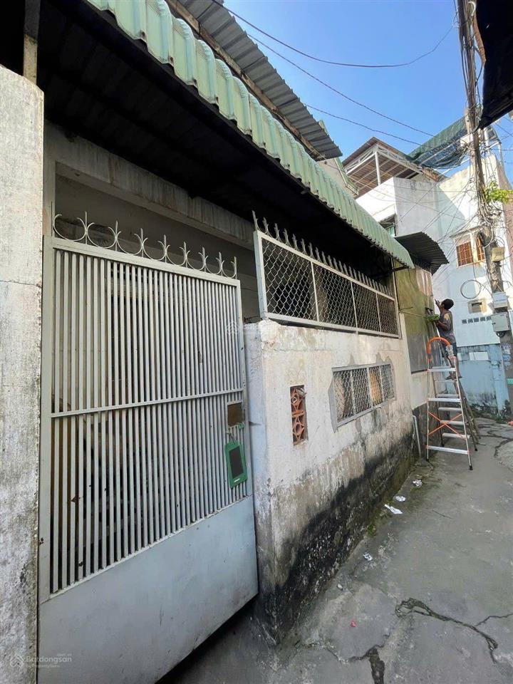 5,3 tỷ còn tl  nhà 75m2  2 pn, cách mt võ văn ngân 20m!