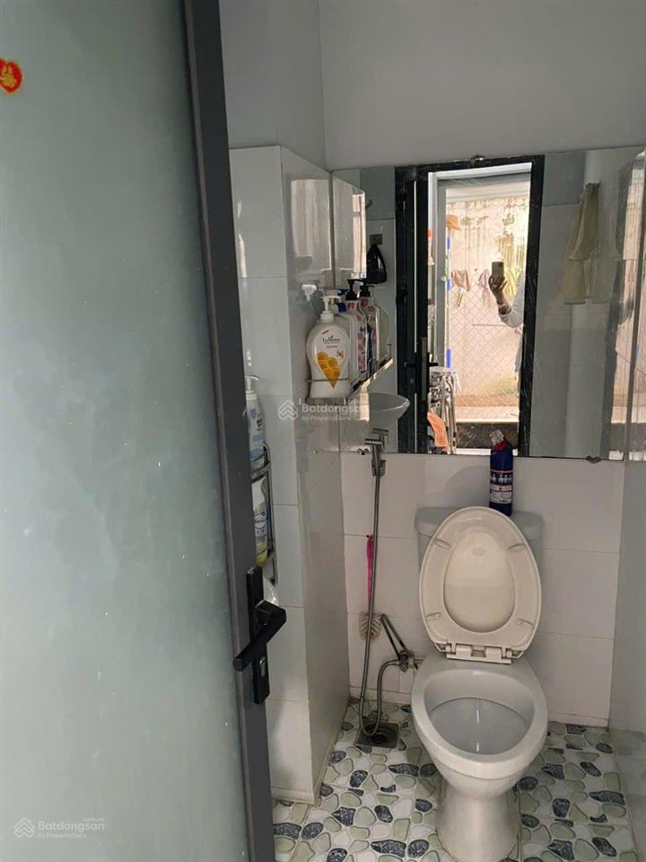 4 tỷ  nhà sổ riêng  70m2 đất  2 tầng, 2 pn  hoàn công đầy đủ, đs 11trường thọ