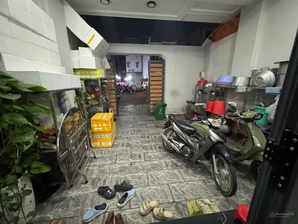 15 tỷ  mặt tiền kd  nhà 4 tầng. đường 4  khu êm đềm linh xuân