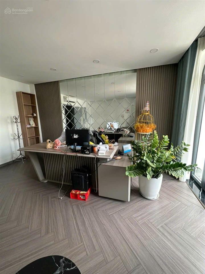 15 tỷ  mặt tiền kd  nhà 4 tầng. đường 4  khu êm đềm linh xuân