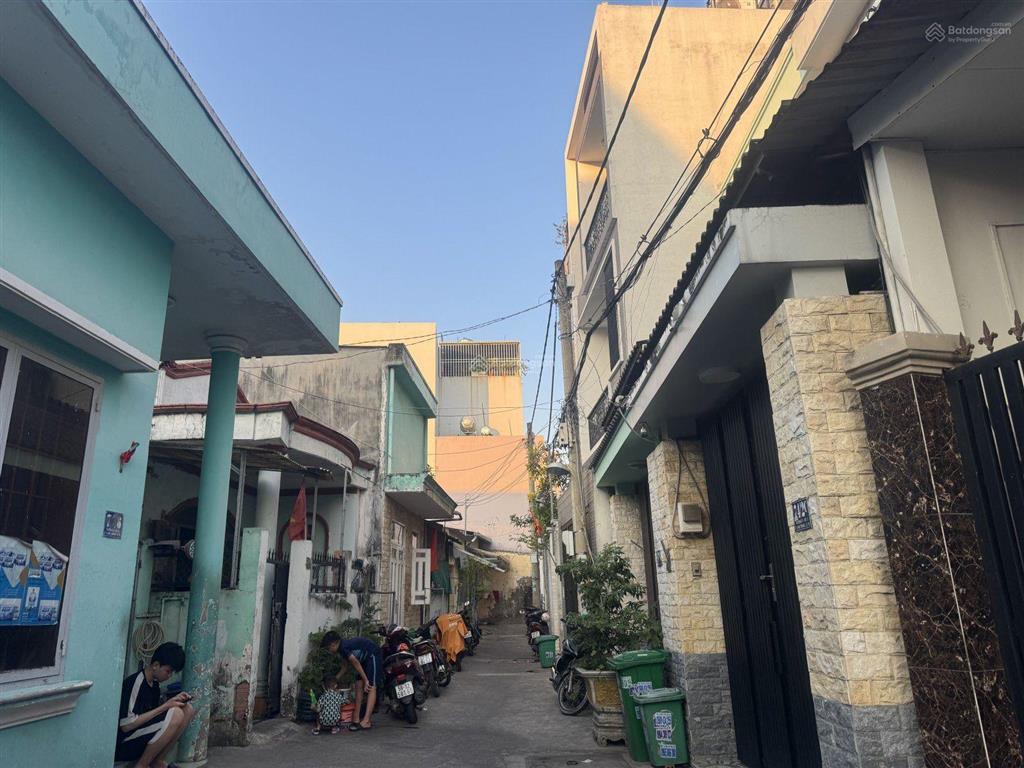 4,8 tỷ  nhà c4  74m2 hẻm xe hơi, đường số 9, linh trung
