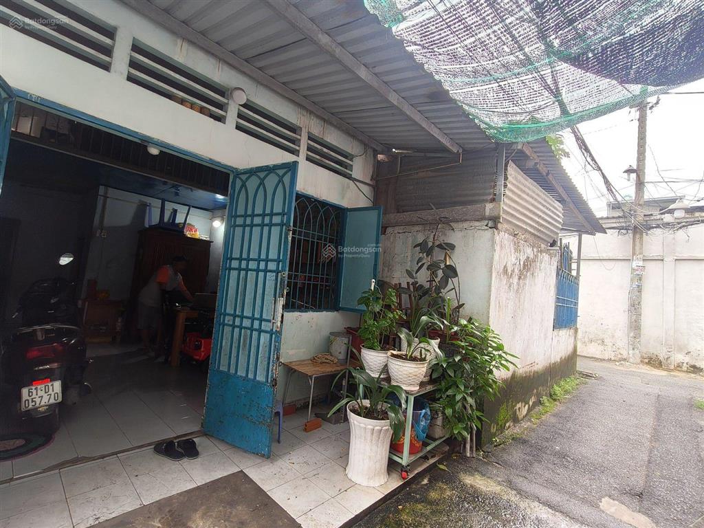 4 tỷ  81m2  nhà c4, ngay trường c3 đào sơn tây, đường 10, linh xuân. hẻm đẹp  có vỉa hè