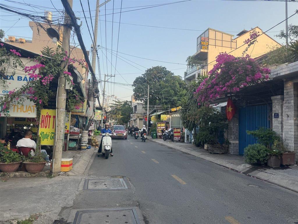4,6 tỷ  nhà c4  74m2  ngang 6,5m  hẻm xe hơi ra vào  đường số 9, linh trung sổ riêng, sang tên