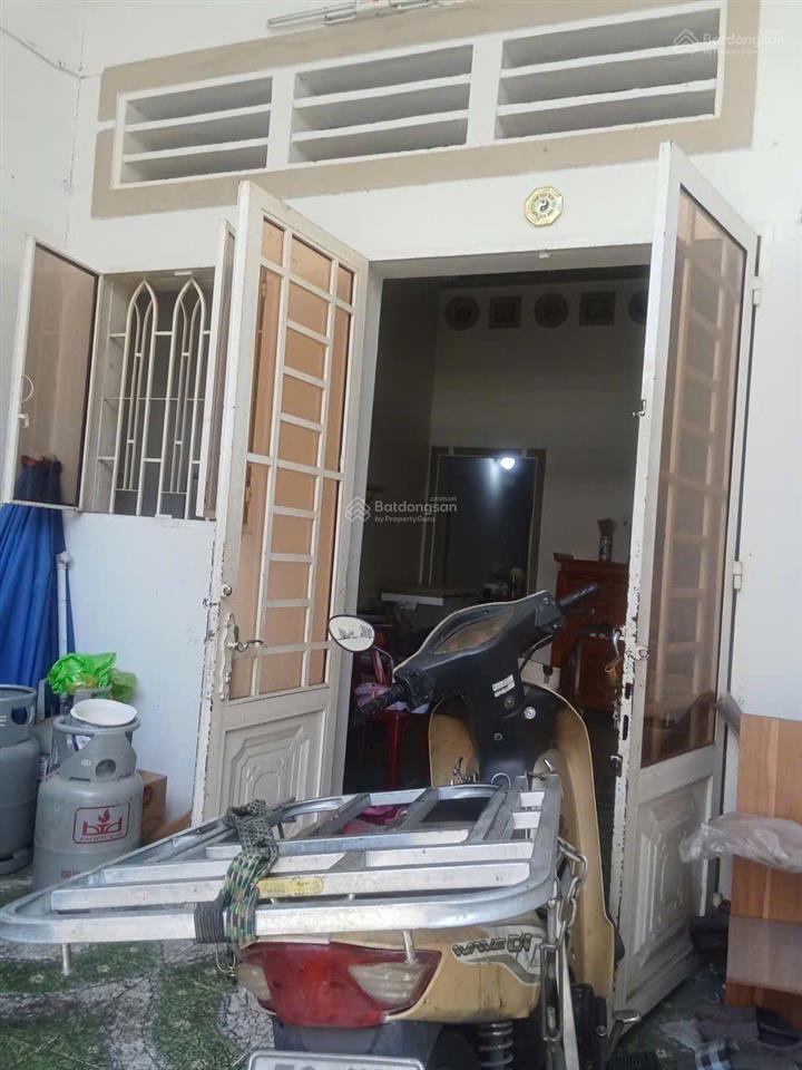 4,6 tỷ  nhà c4  74m2  ngang 6,5m  hẻm xe hơi ra vào  đường số 9, linh trung sổ riêng, sang tên