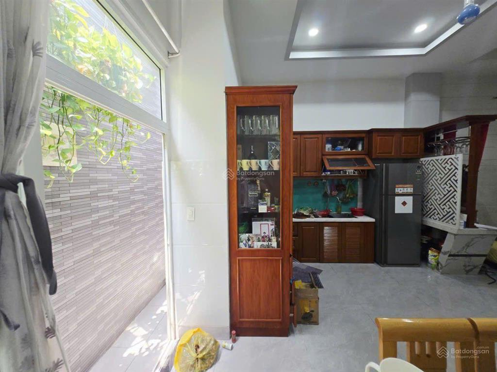 13,5 tỷ  nhà 4 tầng, 4 pn  đường 8m  đất 73m2  sổ chuẩn, đẹp  đường đặng văn bi, thủ đức