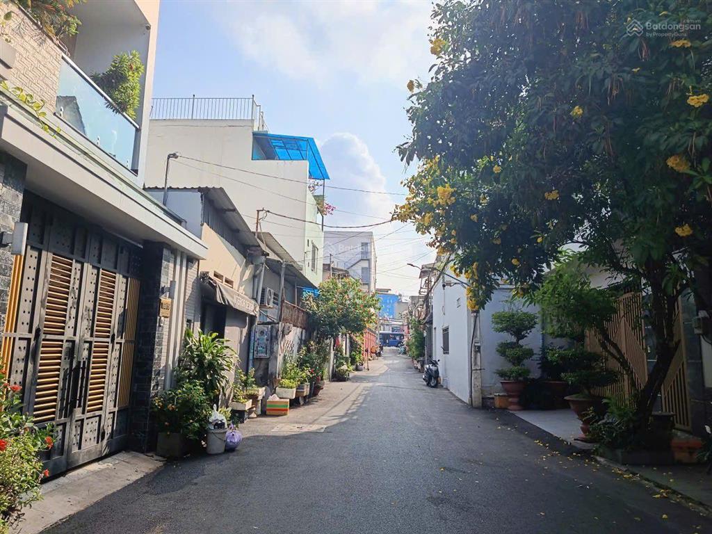 13,5 tỷ  nhà 4 tầng, 4 pn  đường 8m  đất 73m2  sổ chuẩn, đẹp  đường đặng văn bi, thủ đức