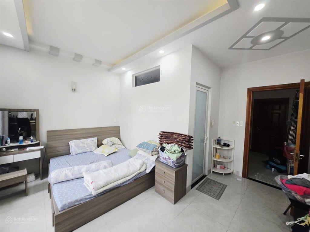 13,5 tỷ  nhà 4 tầng, 4 pn  đường 8m  đất 73m2  sổ chuẩn, đẹp  đường đặng văn bi, thủ đức