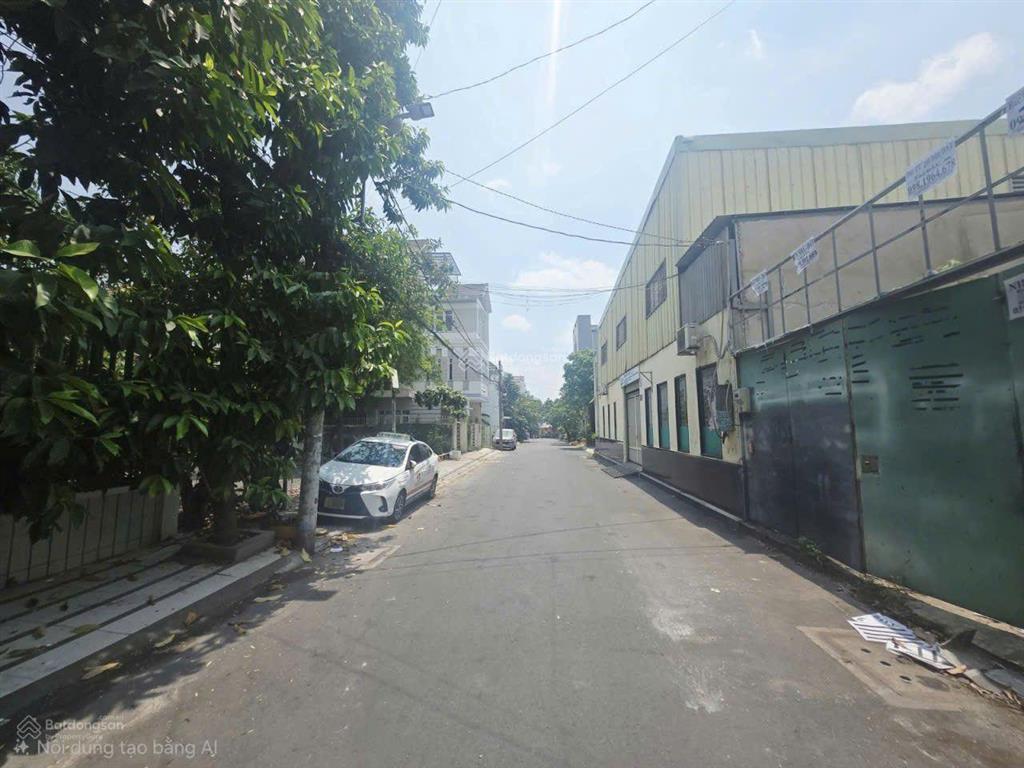 13,5 tỷ  nhà 4 tầng, 4 pn  đường 8m  đất 73m2  sổ chuẩn, đẹp  đường đặng văn bi, thủ đức