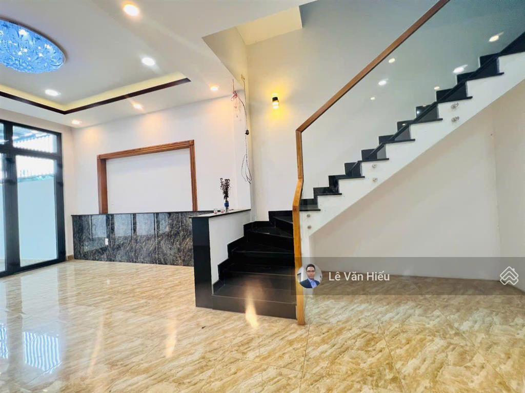 6,05 tỷ  nhà 3 tầng  5pn  85m2  đường số 9  linh xuân, thủ đức