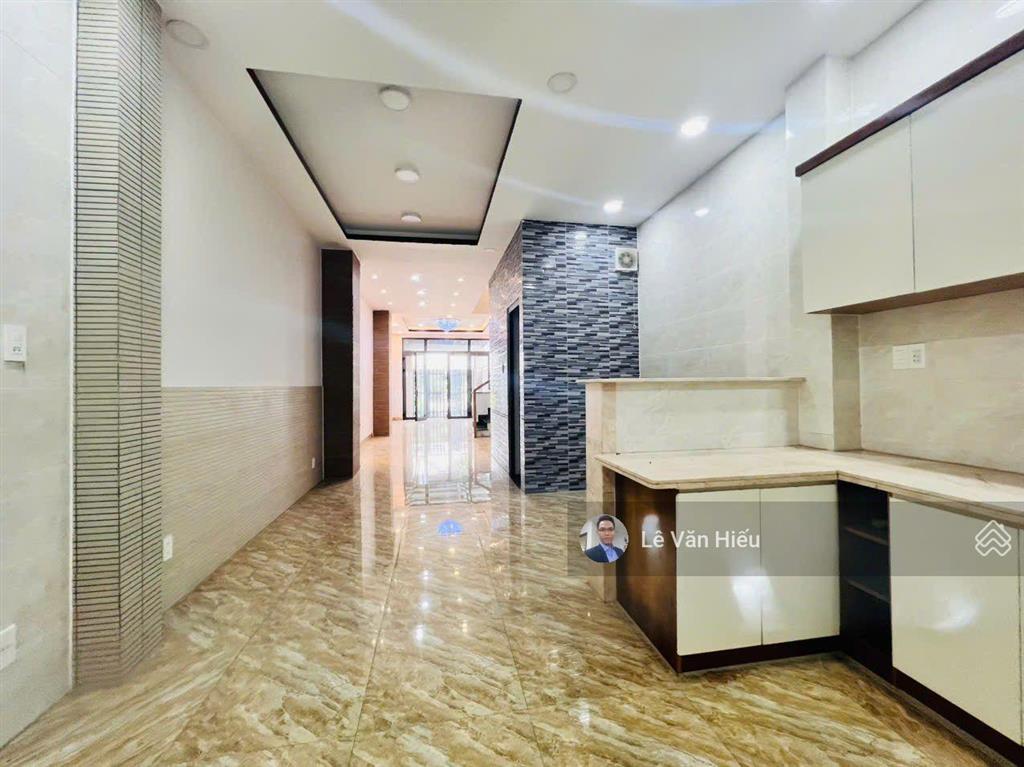 6,05 tỷ  nhà 3 tầng  5pn  85m2  đường số 9  linh xuân, thủ đức