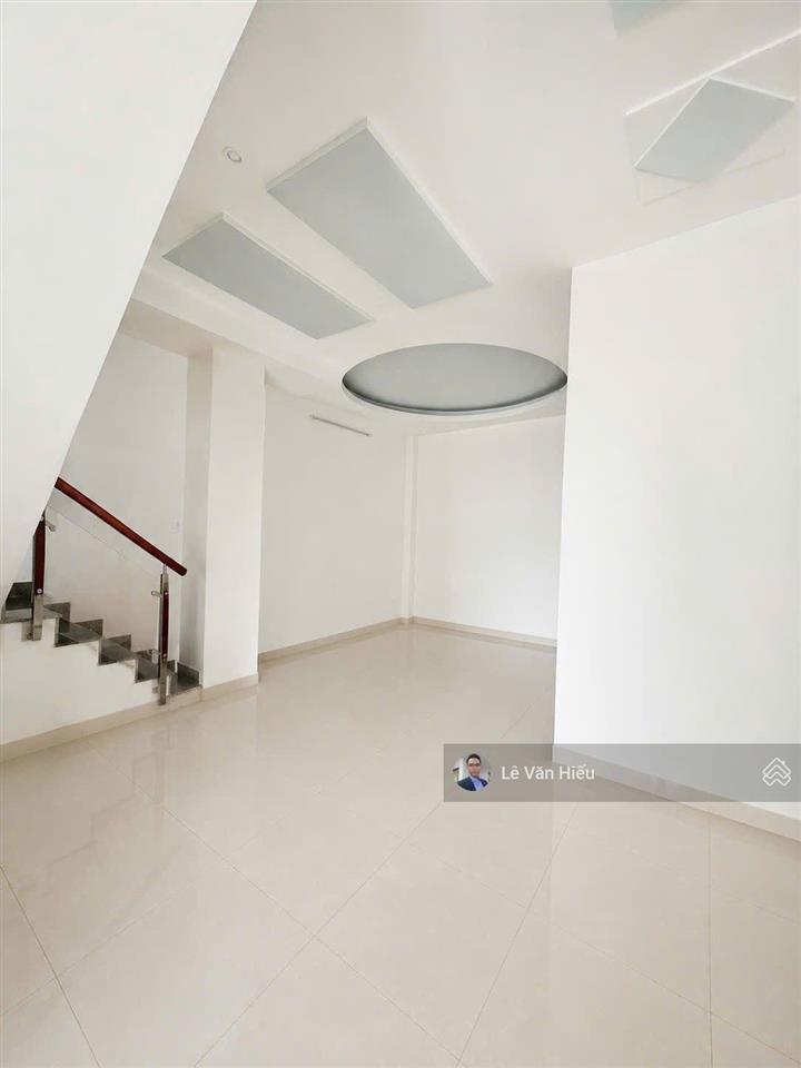 6,7 tỷ  nhà 2 tầng  82m2  mt đường số 10  linh xuân