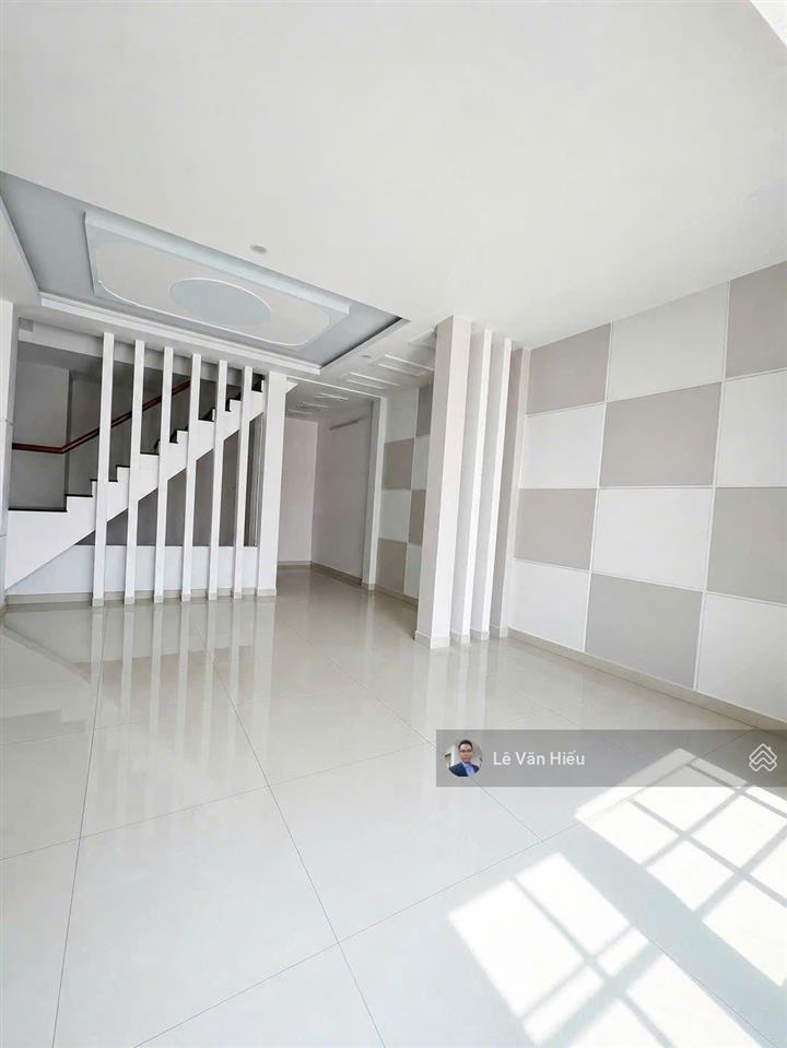 6,7 tỷ  nhà 2 tầng  82m2  mt đường số 10  linh xuân
