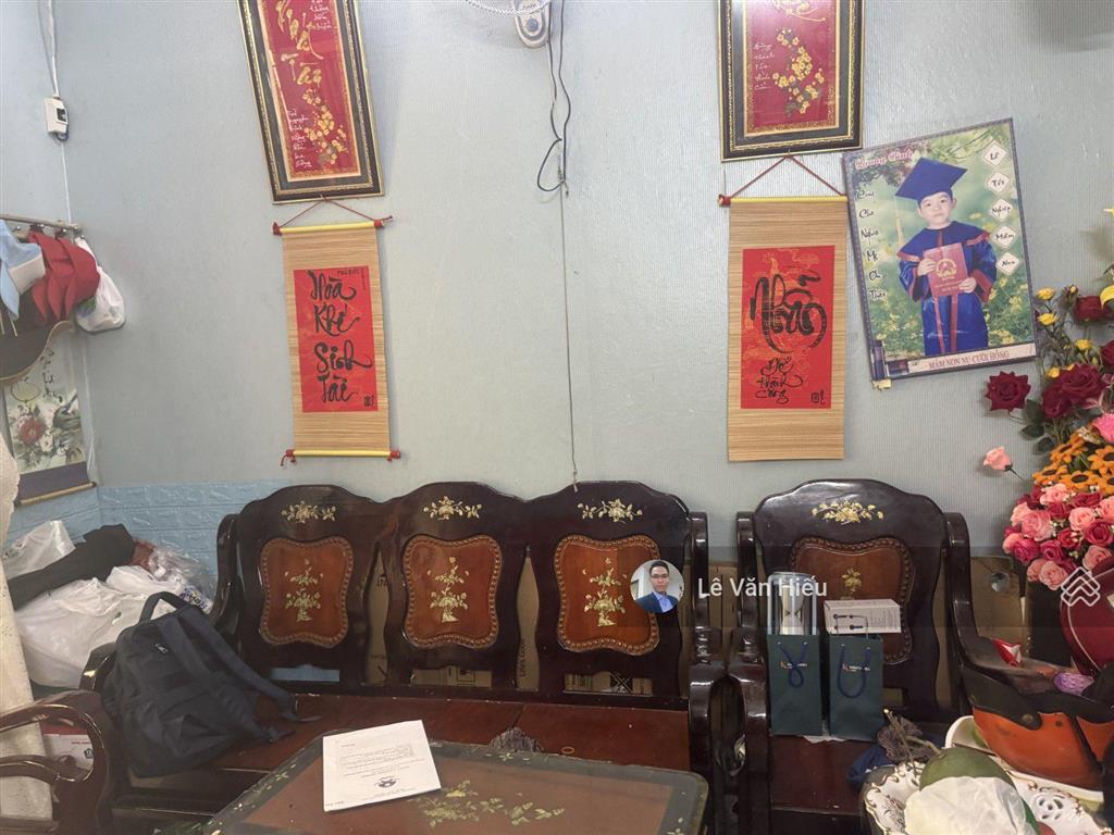 3,5 tỷ  nhà 2 tầng,2pn ngay lê văn việt, q9