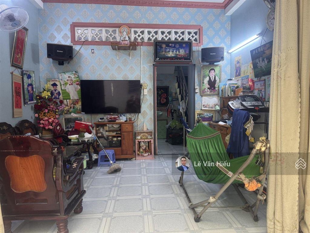 3,5 tỷ  nhà 2 tầng,2pn ngay lê văn việt, q9