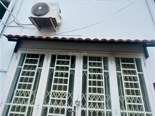 3,75 tỷ  nhà 2 tầng, 2 pn  ngay ngã tư thủ đức