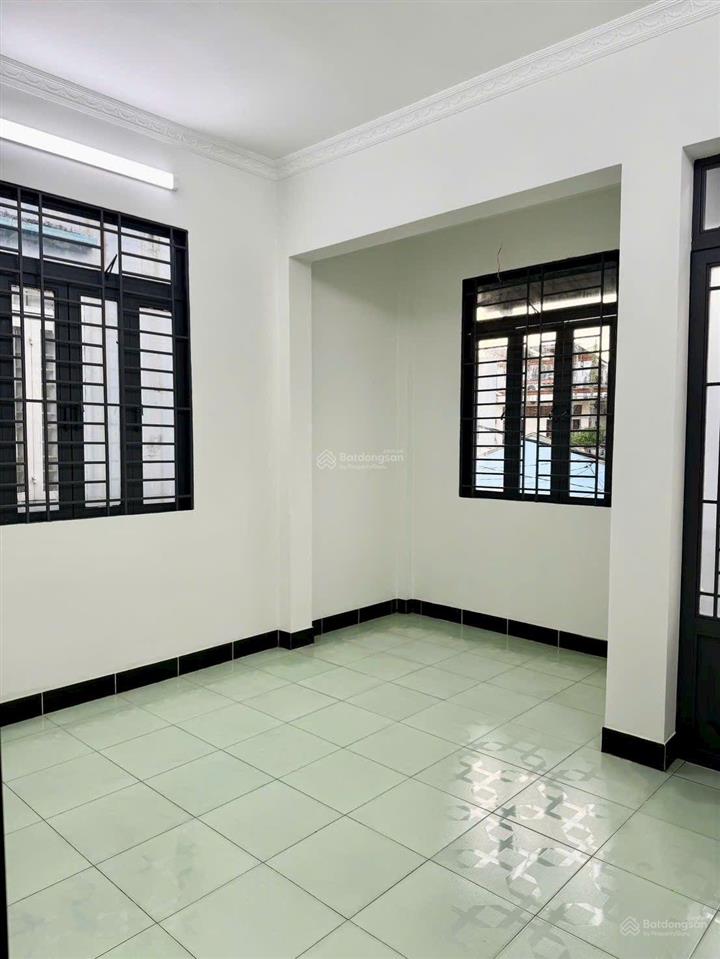 4,5 tỷ tl  nhà 2 tầng, đẹp, mới  linh tây thủ đức