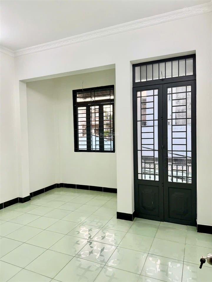 4,5 tỷ tl  nhà 2 tầng, đẹp, mới  linh tây thủ đức