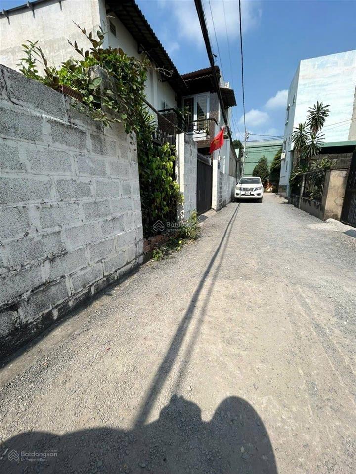 4,3 tỷ  nhà 2 tầng đẹp, hẻm xh  đs 9, linh xuân