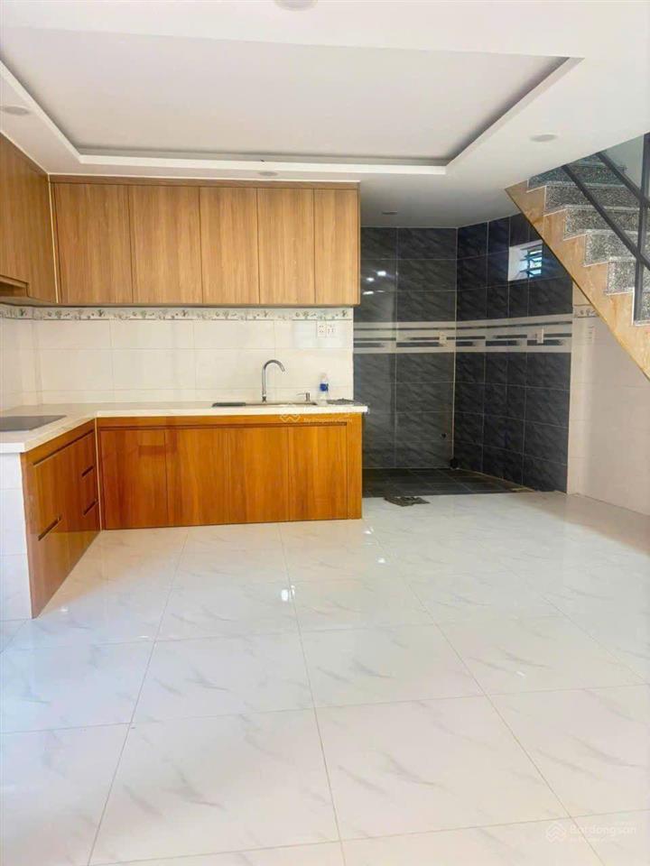2,7 tỷ  nhà sổ riêng, hoàn công  2 tầng  2pn  đs 8, linh xuân