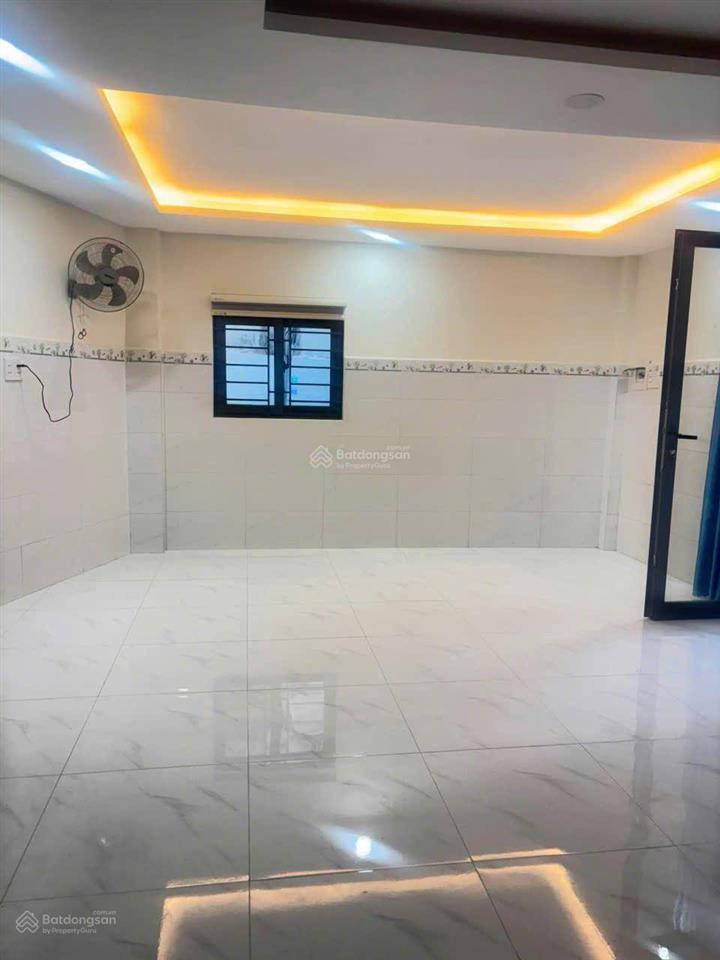 2,7 tỷ  nhà sổ riêng, hoàn công  2 tầng  2pn  đs 8, linh xuân