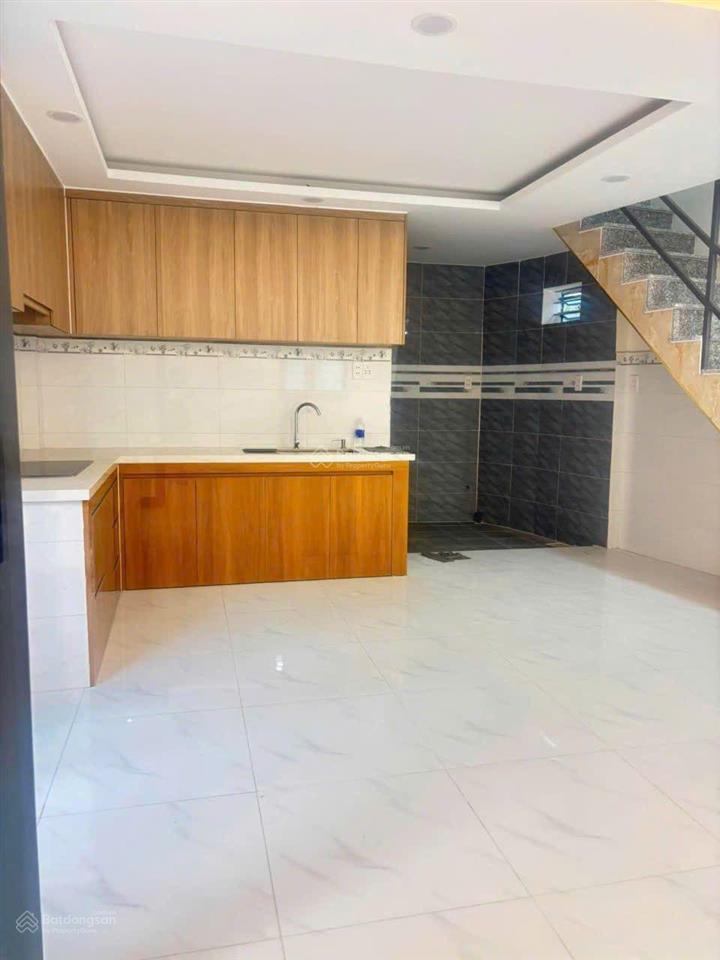 2,7 tỷ  nhà sổ riêng, hoàn công  2 tầng  2pn  đs 8, linh xuân