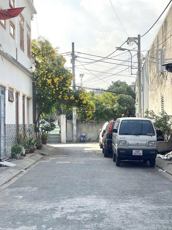 6,5 tỷ  nhà 3 tầng, 68m  5 phòng ngủ, đường số 8, linh xuân