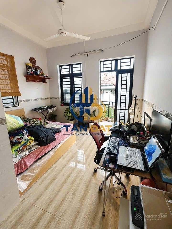 Cho thuê nhà 2 tầng. hẻm 8m đường lê văn chí, linh trung  thủ đức