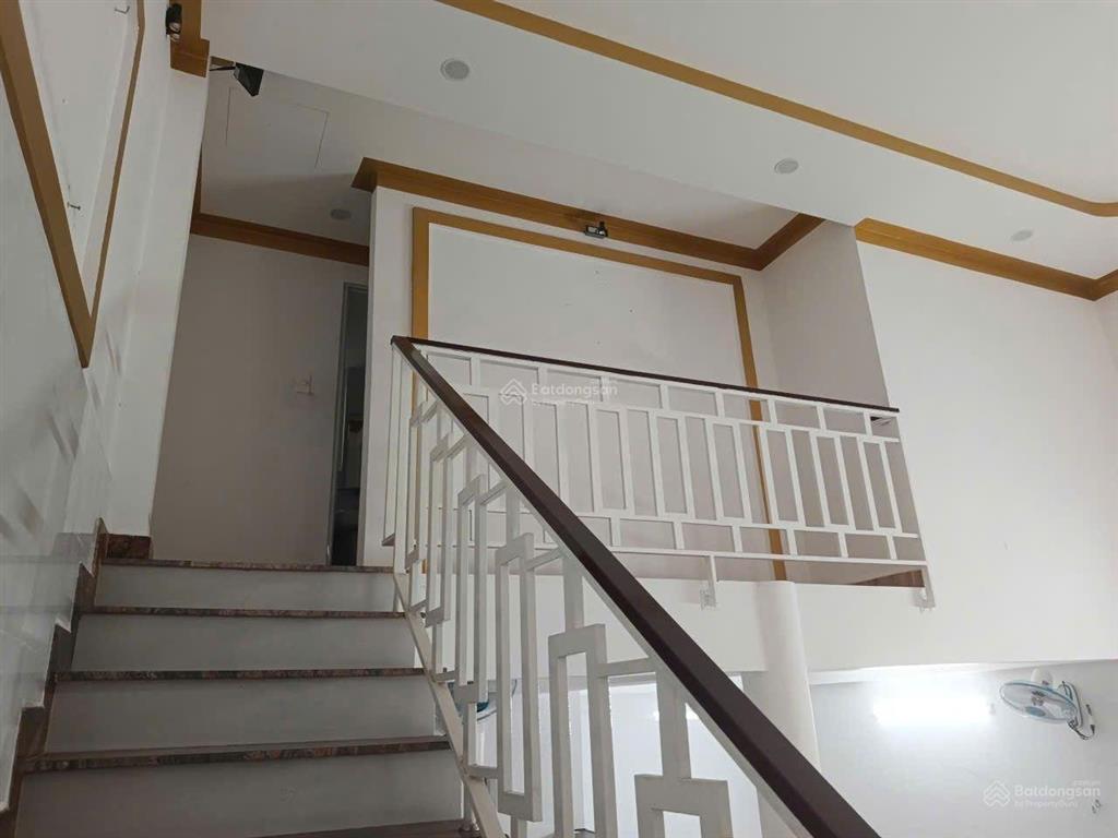 Cho thuê nhà 60m2  hẻm xe hơi  ql1k, linh xuân