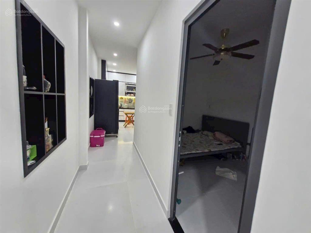 3,55 tỷ nhà p. hiệp phú  2 pn  ngay ngã tư thủ đức