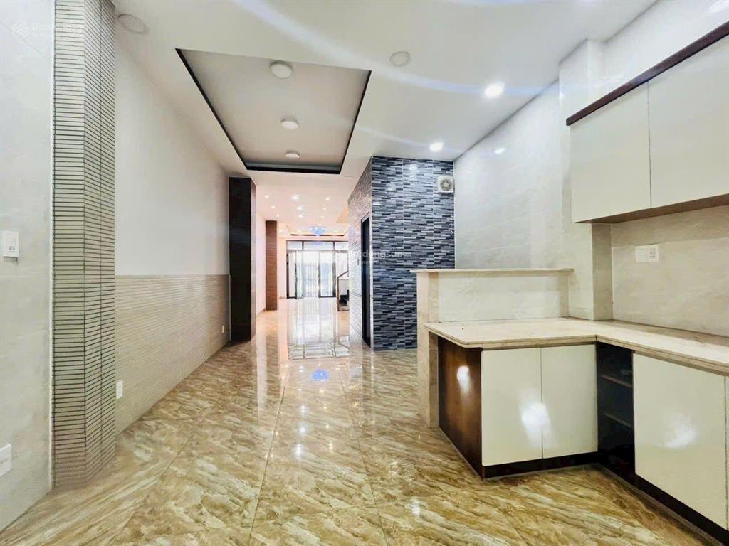 6,15 tỷ  nhà đường số 9 linh xuân  3 tầng đẹp lộng lẫy, sổ hồng hoàn công đầy đủ