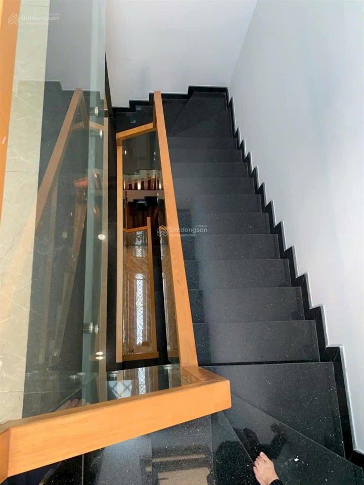 6,15 tỷ  nhà đường số 9 linh xuân  3 tầng đẹp lộng lẫy, sổ hồng hoàn công đầy đủ