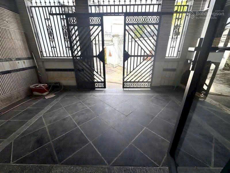 4,25 tỷ  nhà 2 phòng ngủ, đẹp  mới, nhận ở ngay  đ.s 4 trường thọ