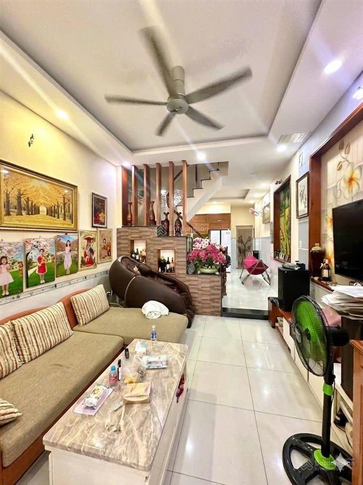 7,5 tỷ  bán nhà 3 tầng, 4pn  đg lê văn chí  linh trung  tp. thủ đức