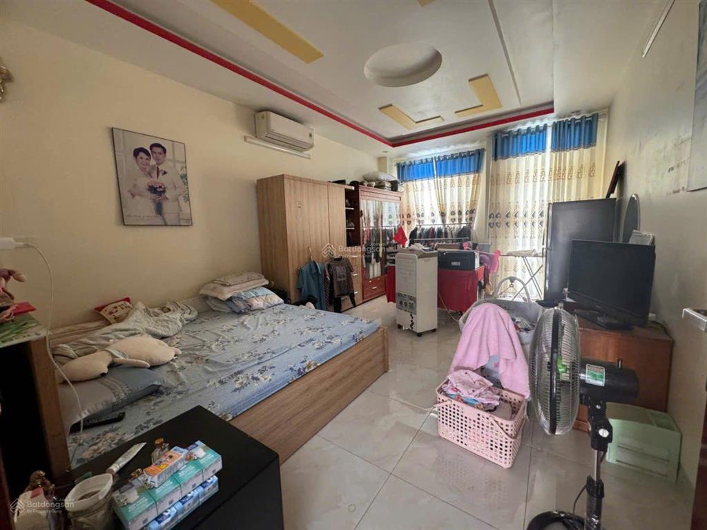 Bán nhà 4 tầng, 3pn  104m2 đất  nhà 2 mặt tiền, hẻm xe hơi  ngay kdc êm đềm, đs 6, linh xuân