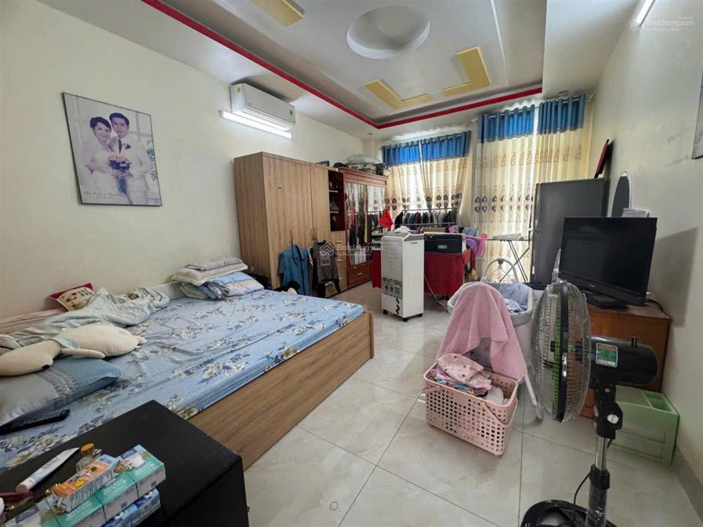 Bán nhà 4 tầng, 3pn  104m2 đất  nhà 2 mặt tiền, hẻm xe hơi  ngay kdc êm đềm, đs 6, linh xuân