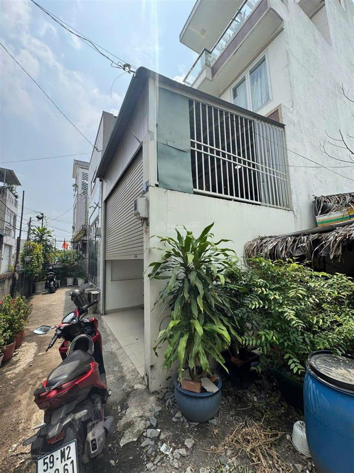 Bán nhà 4 tầng, 3pn  104m2 đất  nhà 2 mặt tiền, hẻm xe hơi  ngay kdc êm đềm, đs 6, linh xuân