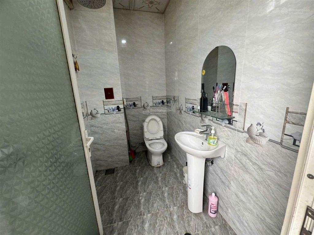 Bán nhà 4 tầng, 3pn  104m2 đất  nhà 2 mặt tiền, hẻm xe hơi  ngay kdc êm đềm, đs 6, linh xuân