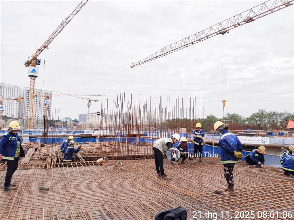 Bán gấp 3pn the privé dt 98.5m2 giá 11.685tỷ có thuế vat và pbt tầng cao view đẹp  có metro đi qua
