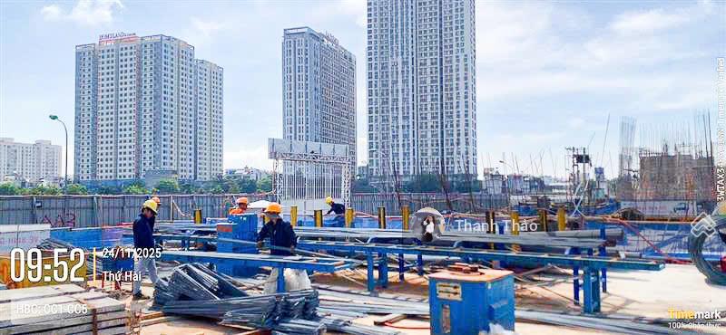 Bán gấp 3pn the privé dt 98.5m2 giá 11.685tỷ có thuế vat và pbt tầng cao view đẹp  có metro đi qua