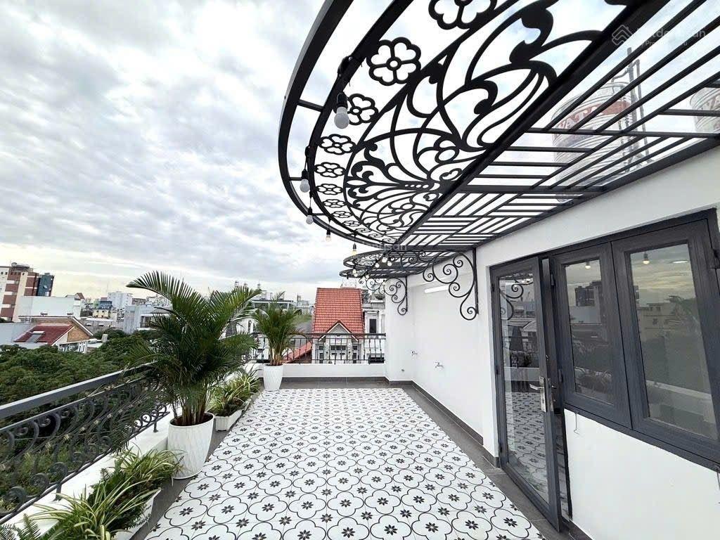 Nhà mới đẹp, hẻm xe hơi, quang trung  5 tầng  ngang 7m  gần emart, chợ cầu