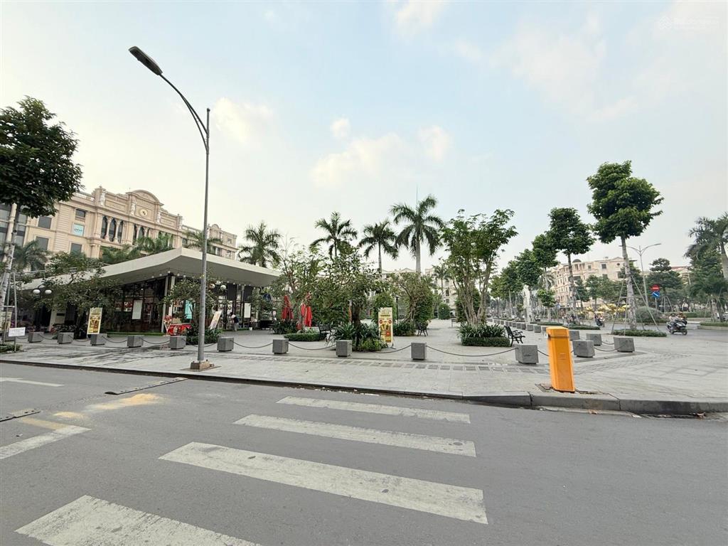 Nhà khu cityland parkhills, đối diện quảng trường, vị trí đẹp không lỗi phong thủy