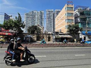 Nhà mặt tiền đường huỳnh tấn phát, quận 7. 175 m2.